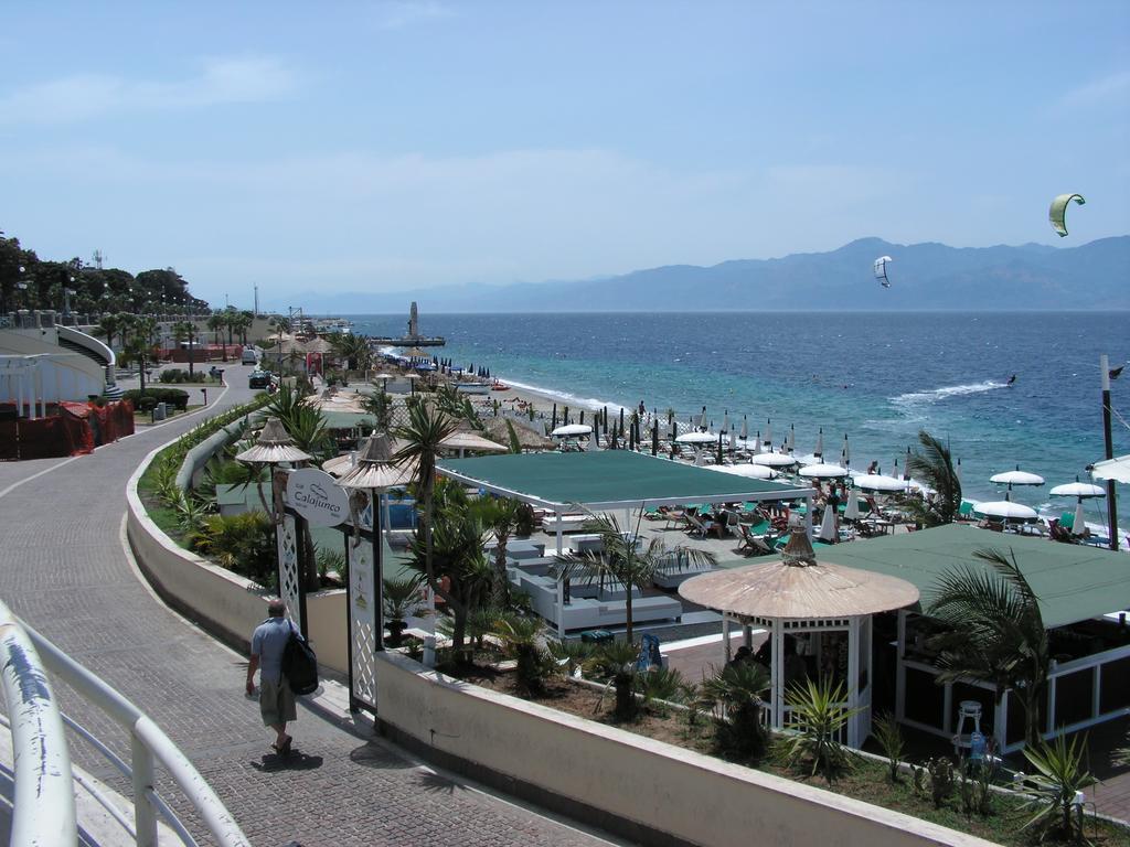 B&B Al Museo Reggio di Calabria Bagian luar foto